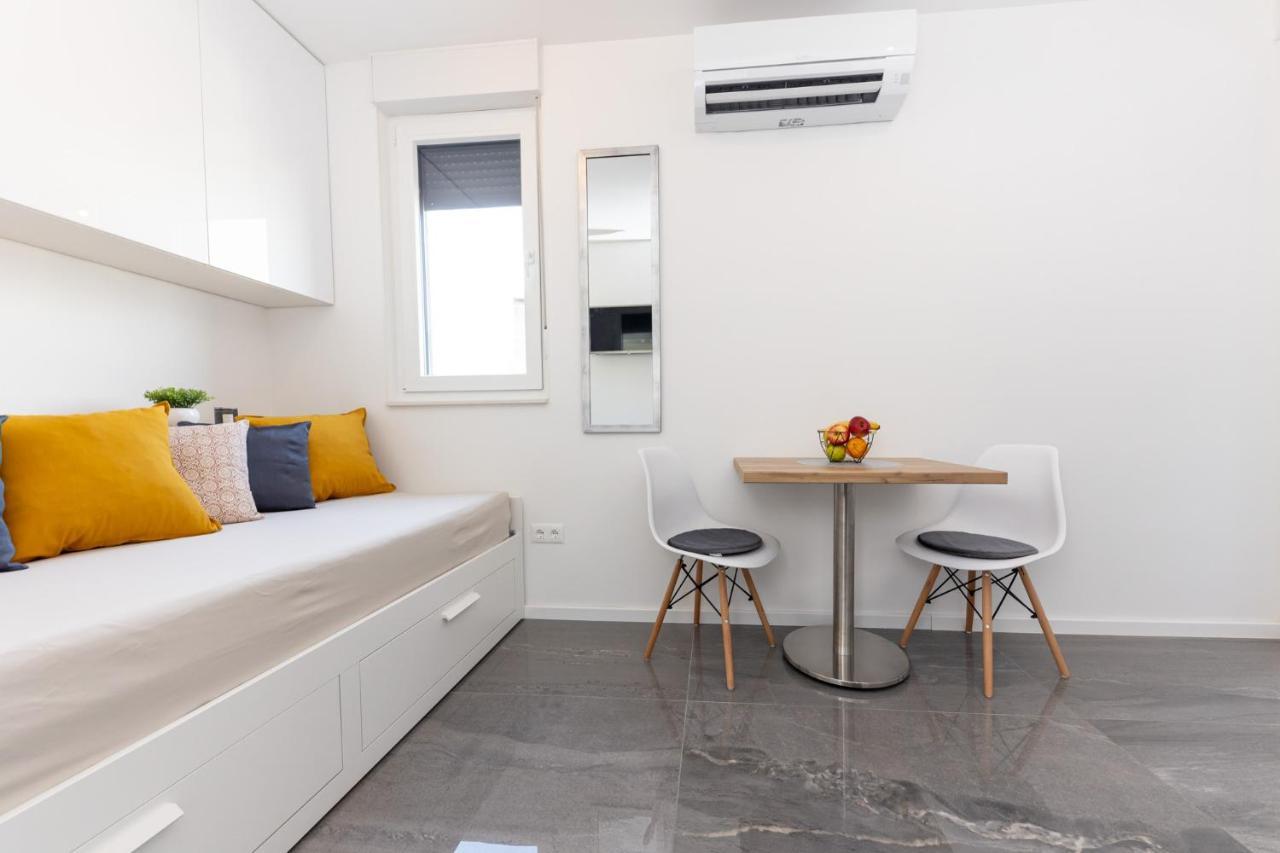 New Studio For 2, Free Private Garage Spot, Wi-Fi, 200 M From Mall Of Split Luaran gambar