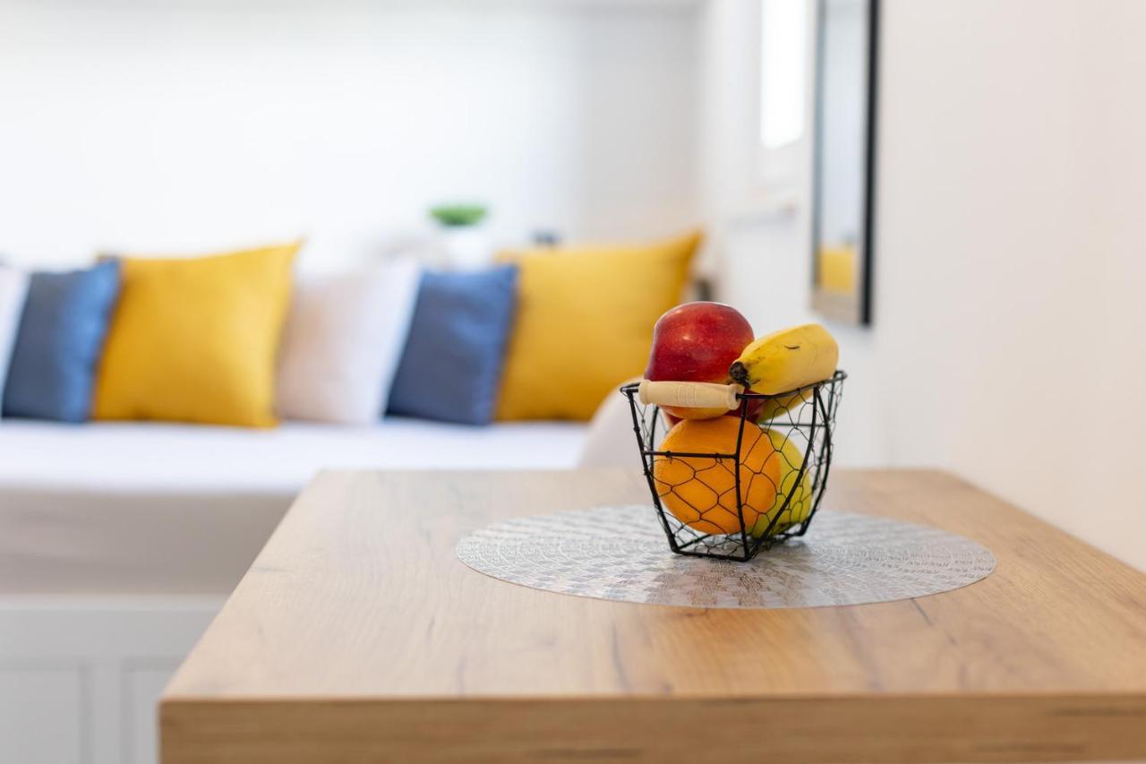New Studio For 2, Free Private Garage Spot, Wi-Fi, 200 M From Mall Of Split Luaran gambar
