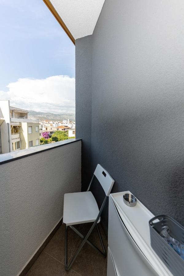 New Studio For 2, Free Private Garage Spot, Wi-Fi, 200 M From Mall Of Split Luaran gambar