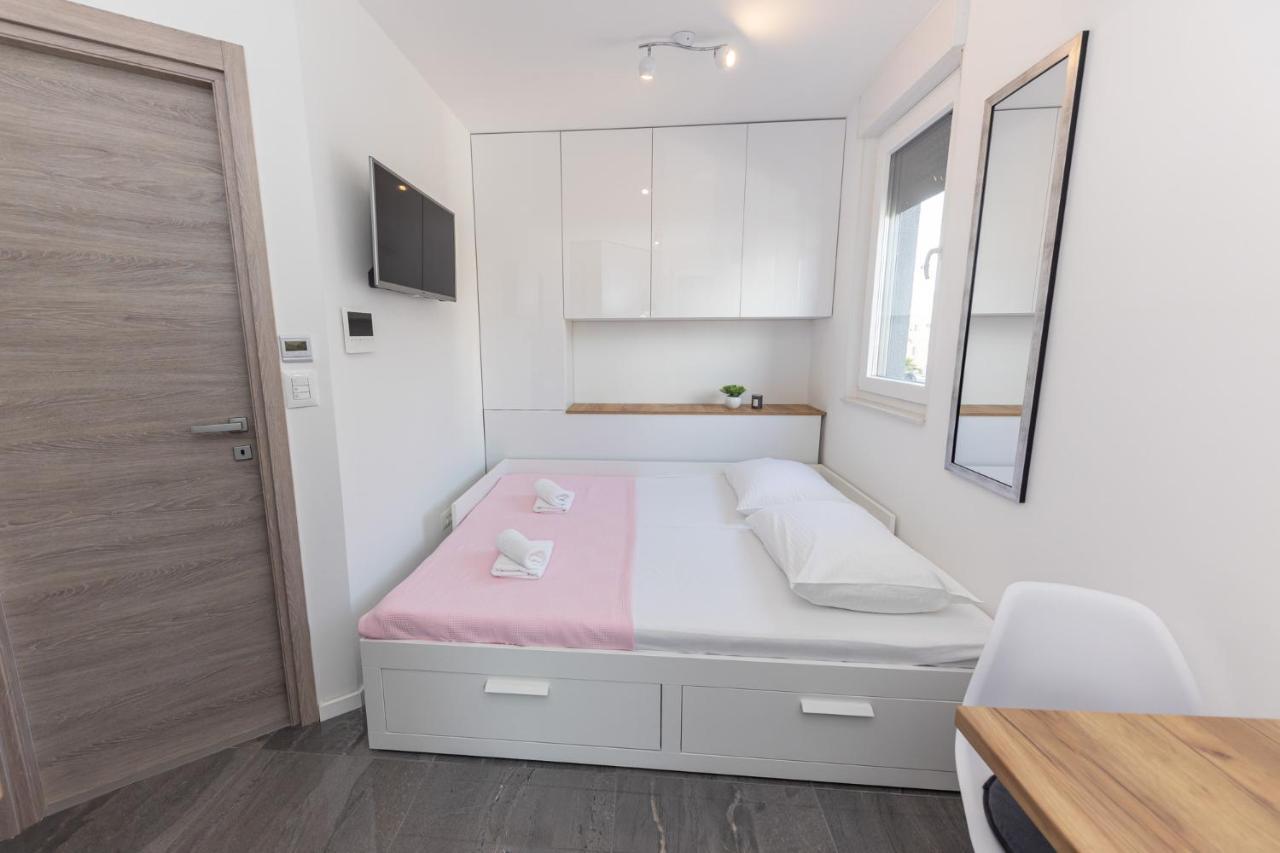 New Studio For 2, Free Private Garage Spot, Wi-Fi, 200 M From Mall Of Split Luaran gambar