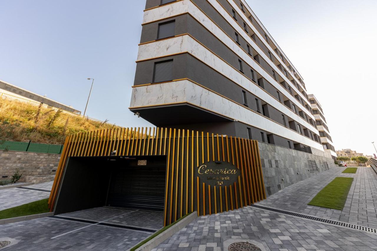 New Studio For 2, Free Private Garage Spot, Wi-Fi, 200 M From Mall Of Split Luaran gambar